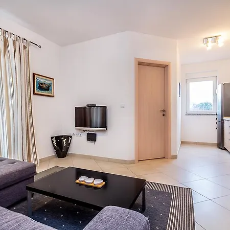 Lovre Apartment *